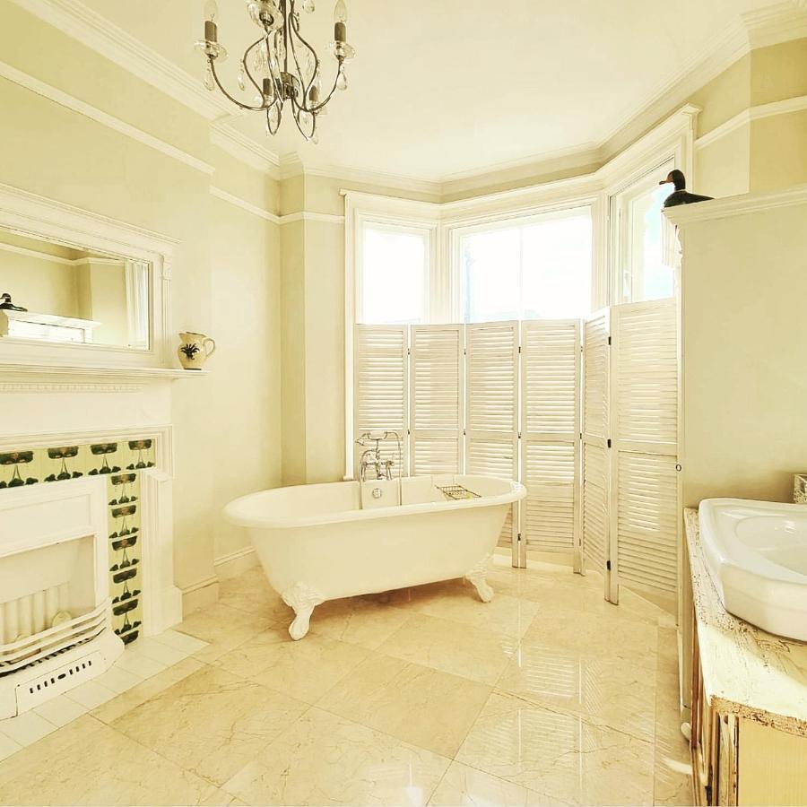 West Hill Retreat Edwardian Balcony Ensuite With Room Served Breakfast & Free Parking Гастингс Экстерьер фото